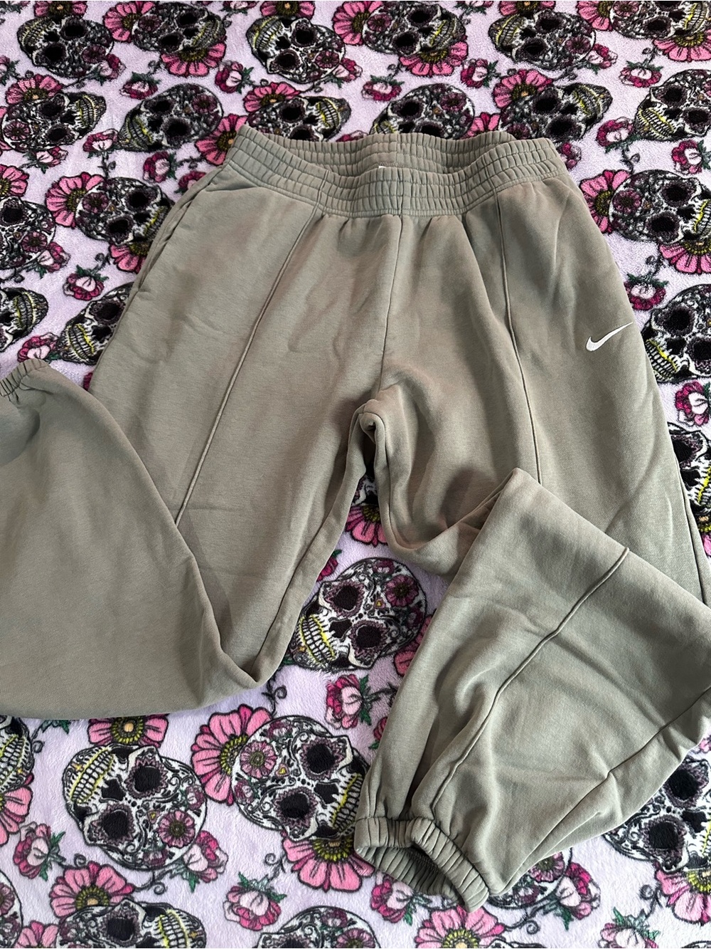 Nike Olive Green Jogger Sweatpants with White Swoosh